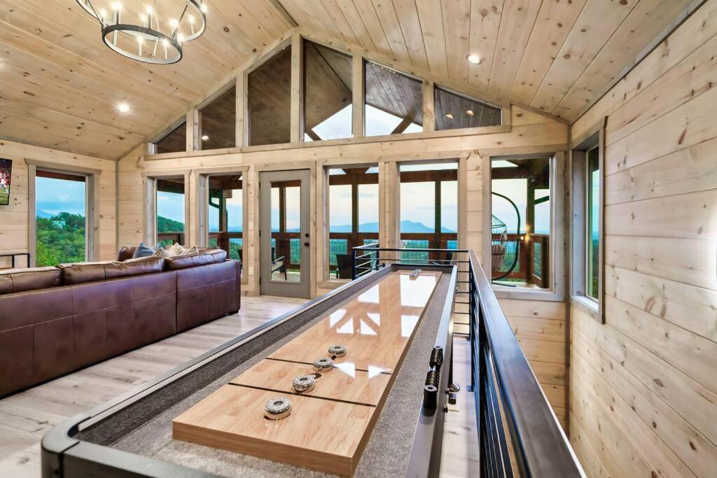New Luxury Cabin With Stunning Mountainviews,Hottub, Firepit, Fireplace,2 Kingbeds, 2 Covereddecks,Bbqgrill, Shuffleboard And Pool Access Sevierville Exteriér fotografie