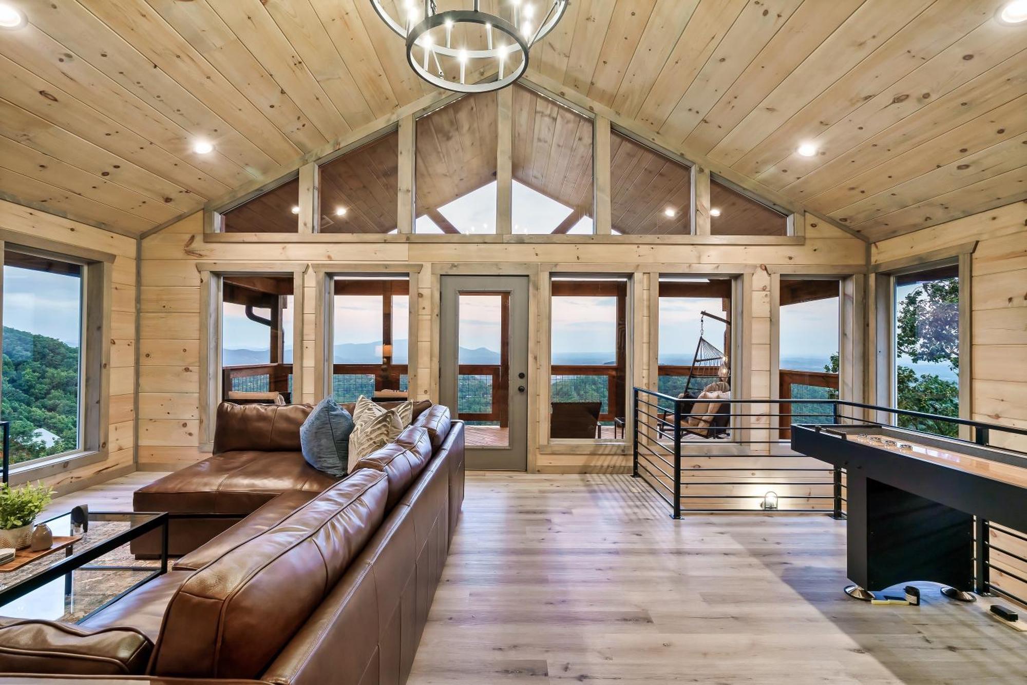 New Luxury Cabin With Stunning Mountainviews,Hottub, Firepit, Fireplace,2 Kingbeds, 2 Covereddecks,Bbqgrill, Shuffleboard And Pool Access Sevierville Exteriér fotografie