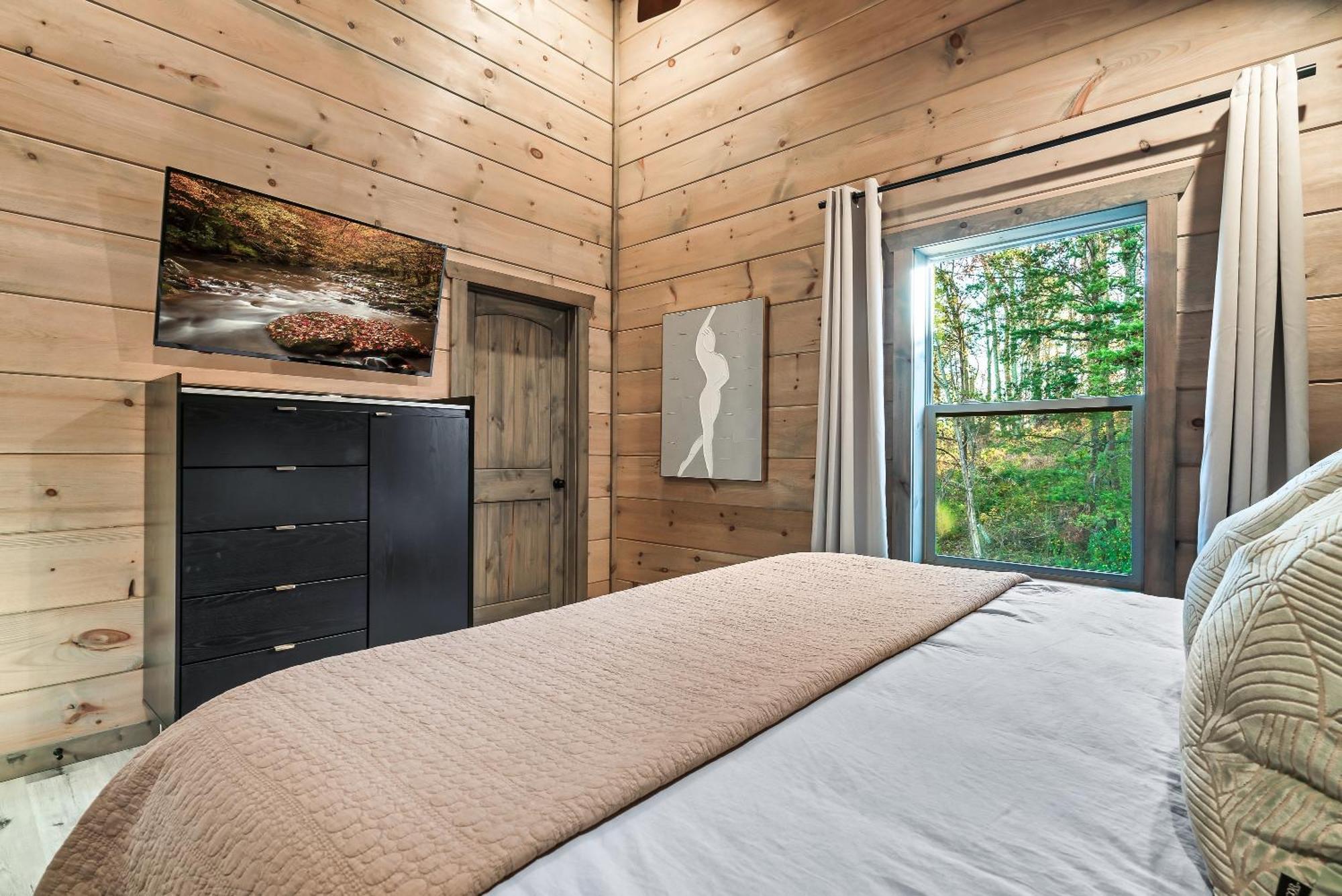 New Luxury Cabin With Stunning Mountainviews,Hottub, Firepit, Fireplace,2 Kingbeds, 2 Covereddecks,Bbqgrill, Shuffleboard And Pool Access Sevierville Exteriér fotografie